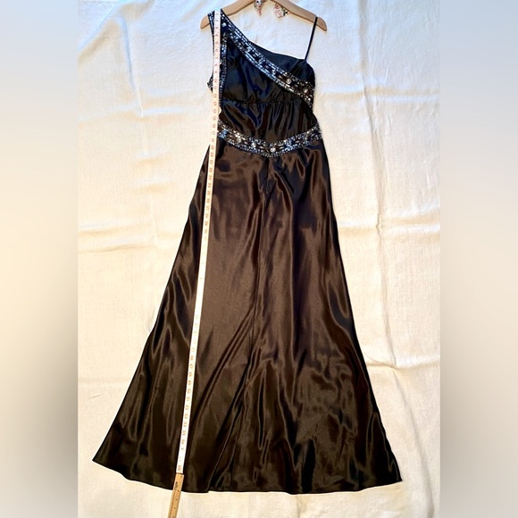 Long satin dress / bridesmaid / ball gown / formal dress  / prom dress - Picture 9 of 10